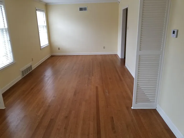 5381 Laurie Ln — Photo 10