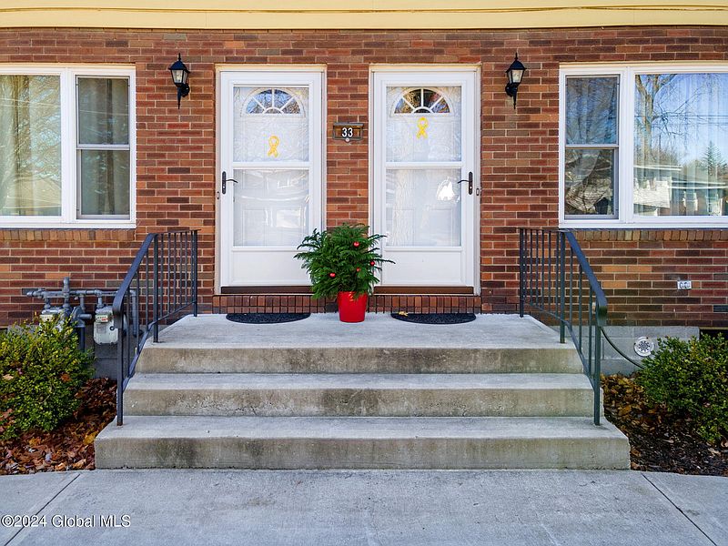 3rd image of 33 Ledgewood Drive