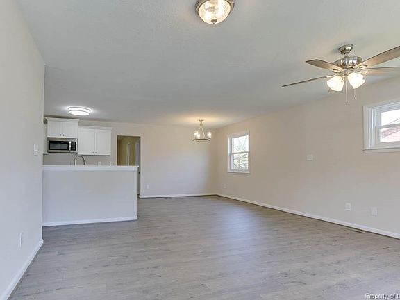 5th image of 204 Woodbury Forrest Dr