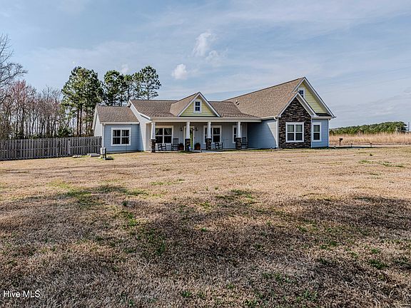 3rd image of 105 Nautical Wave Road