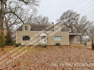 2255 N Fort Ave, Springfield, MO 65803