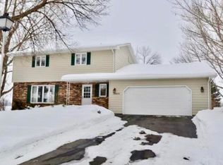 39053 Greenwood Ln, Aberdeen, SD 57401
