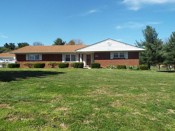 2nd image of 4047 Trail Dr
