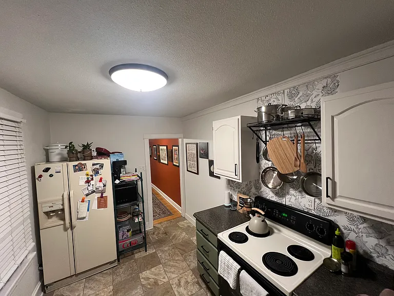 409 N Cherry St — Photo 5