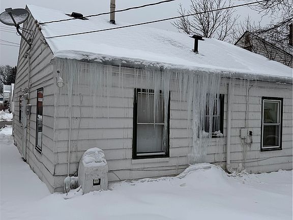 3rd image of 16202 Harvard Ave