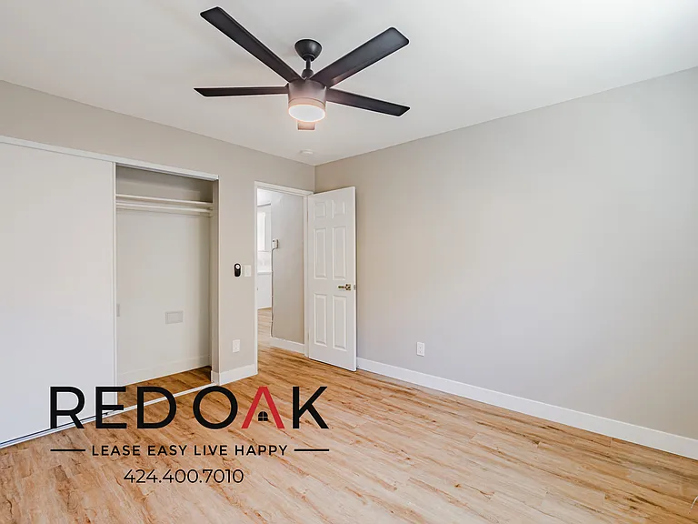 921 W 82nd St #2 — Photo 16