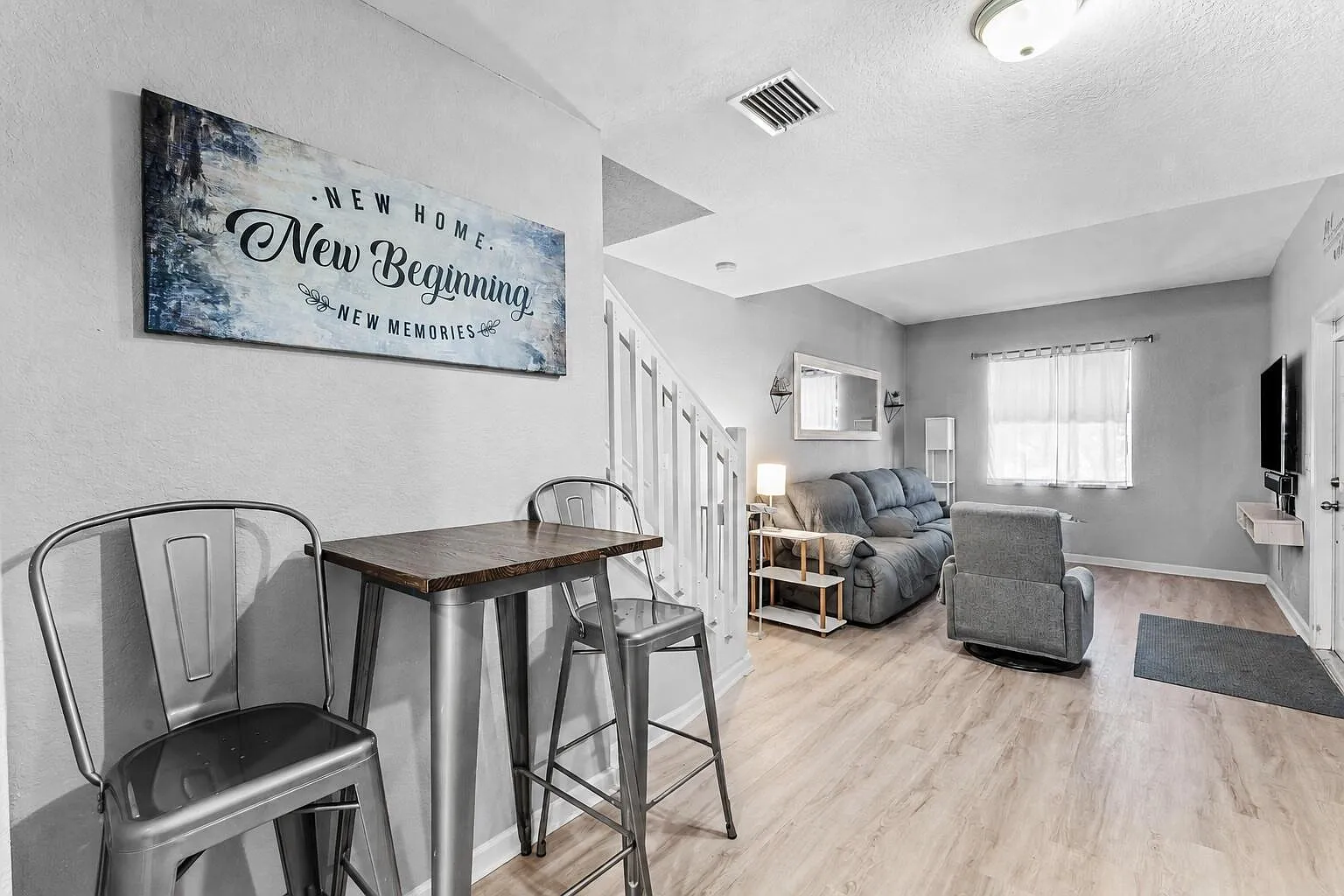 2 bed, 2.5 bath, 1372 sqft, $2,250 — Photo 2