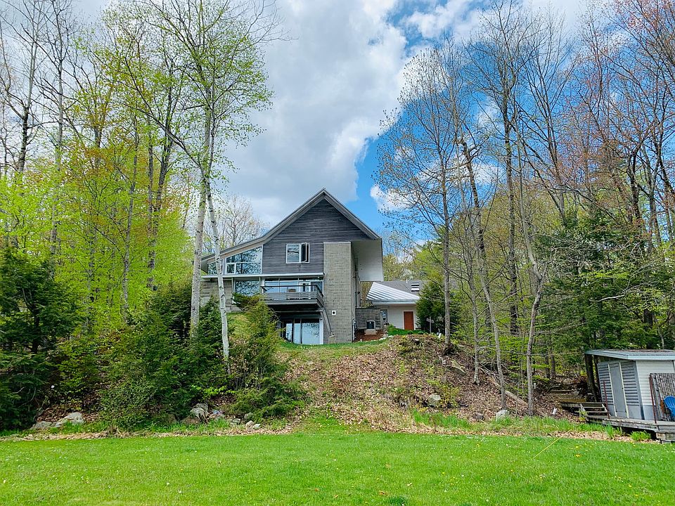 Modern glass, steel and concrete home. Three floors of warm radiant heat under your toes. Beautiful sun all year long.