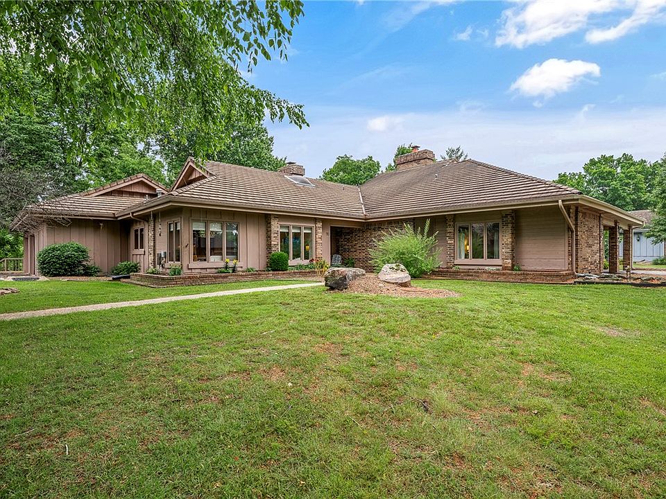 1st image of 55 Dogwood Dr