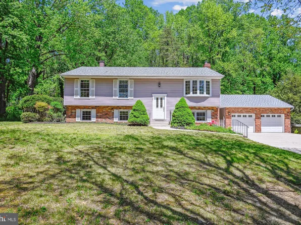 1176 Goldfinch Ln, Millersville, MD 21108
