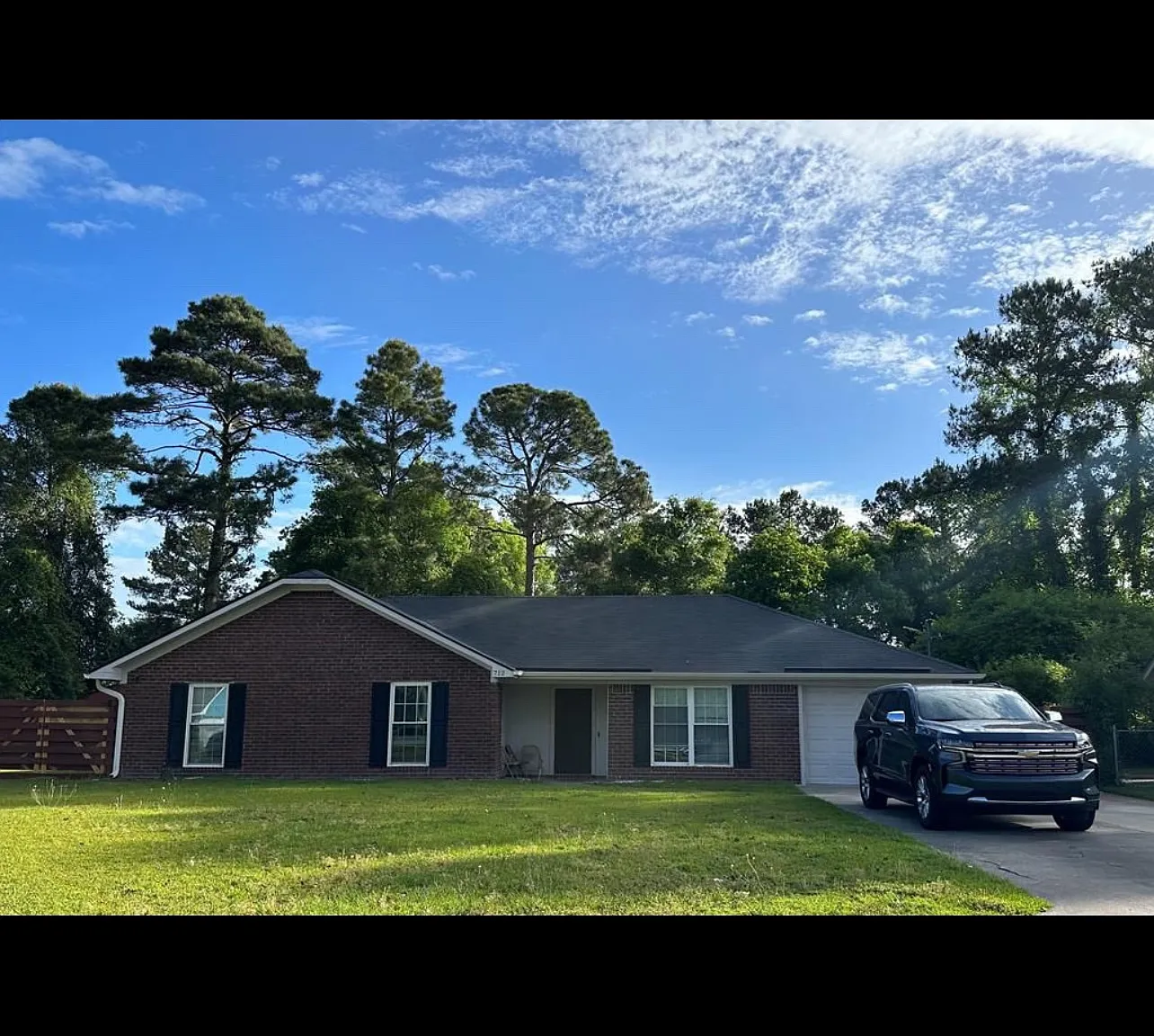 712 Edgewood Ct — Photo 1