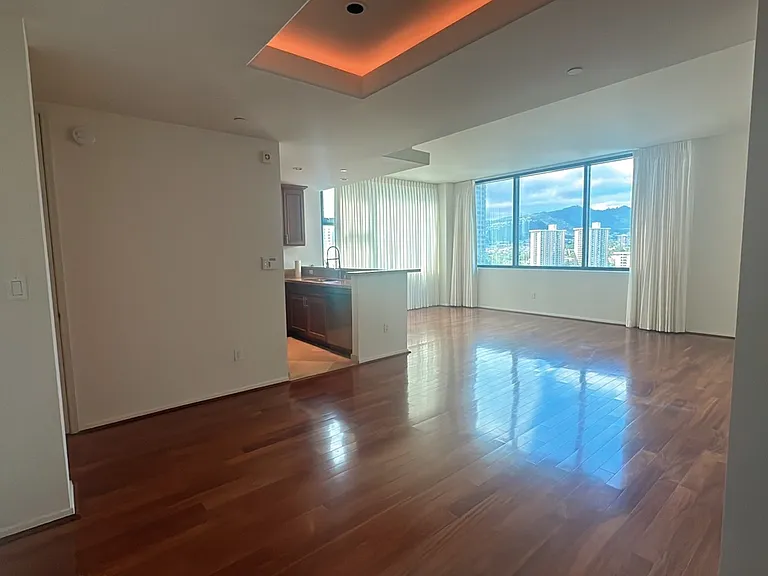 1199 Bishop St #16B — Photo 5