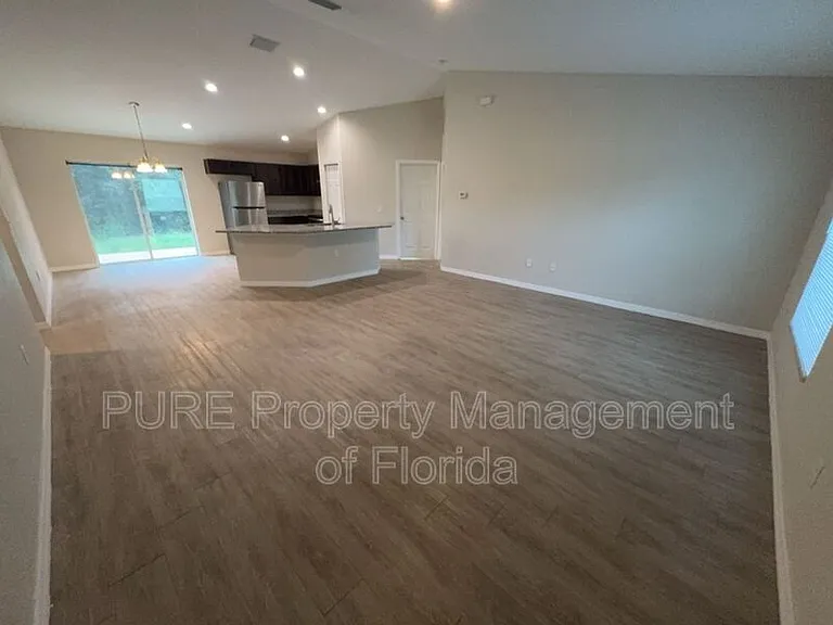 15057 SW 21st Ter — Photo 8