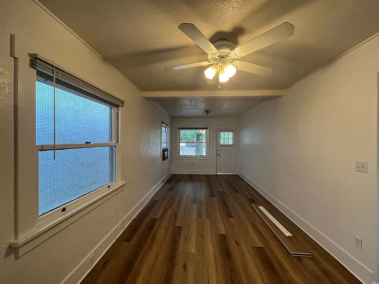 1434 Pine St — Photo 3