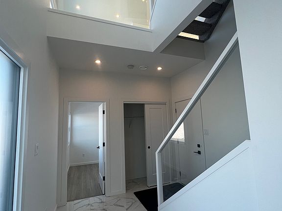 2nd image of 5 Rondeau Dr