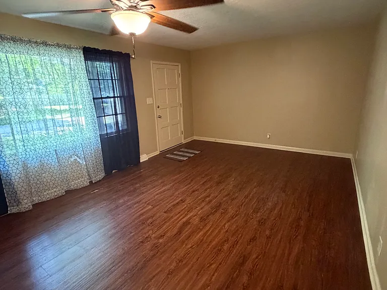 1902 S Newton Ave — Photo 15