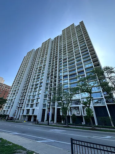 3200 N Lakeshore Dr #802 Photo 1