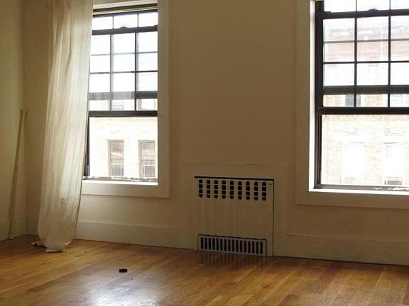 5th image of 243 Irving Ave #3A