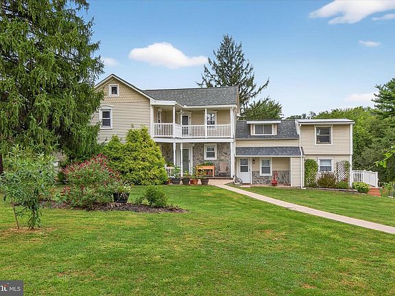 3rd image of 227 Pleasant View Rd