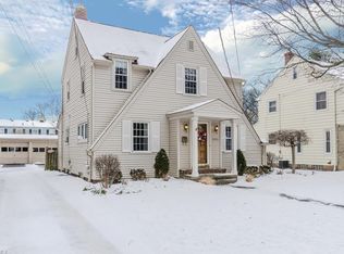 2771 Hampton Rd, Rocky River, OH 44116