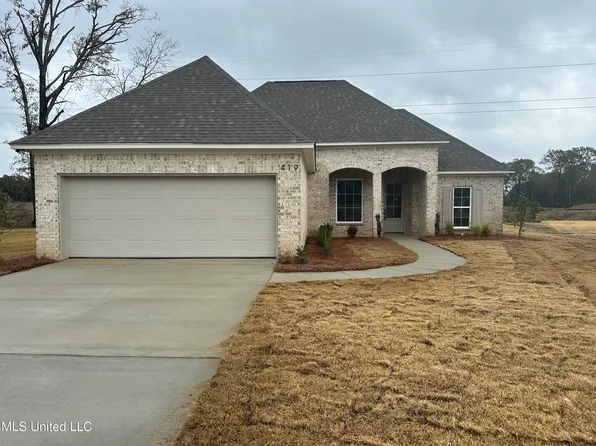 419 Butternut Dr, Canton, MS 39046