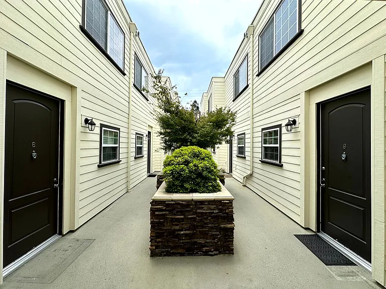 12217 Moorpark St. — Photo 25