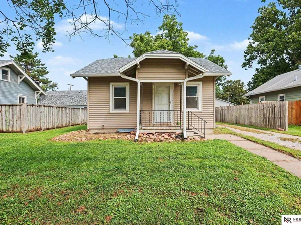 4438 Greenwood St, Lincoln, NE 68504