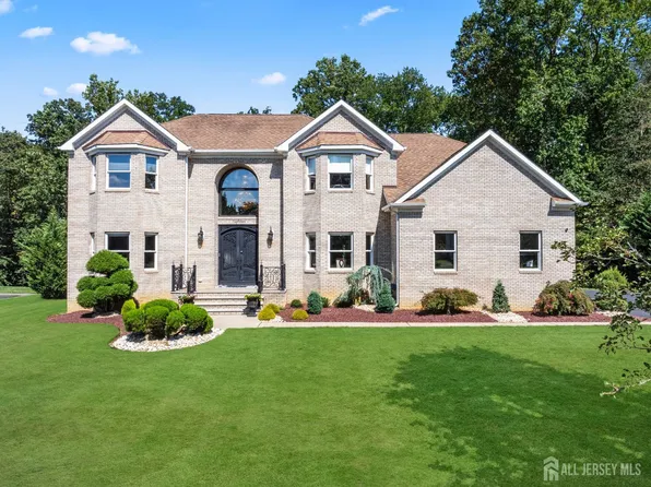 18 Santa Fe Ave, Old Bridge, NJ 08857