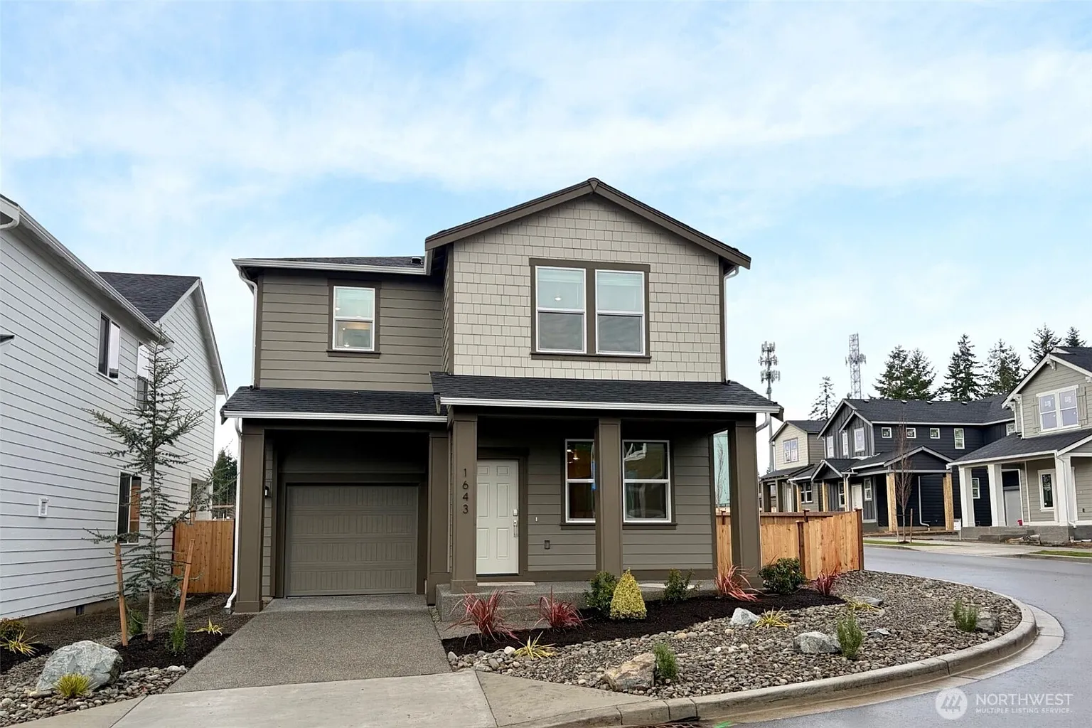1643 Lorraine Way photo 1