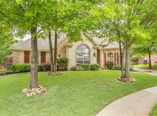805 Ridge Crest Dr, Burleson, TX 76028
