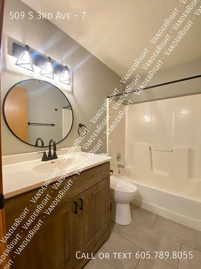 Garden Level 2 Bedroom Apartment - Recently Updated! — Photo 2