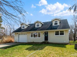 29W209 National St, West Chicago, IL 60185