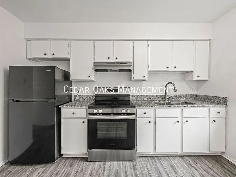 1931 W Deane St #U — Photo 24