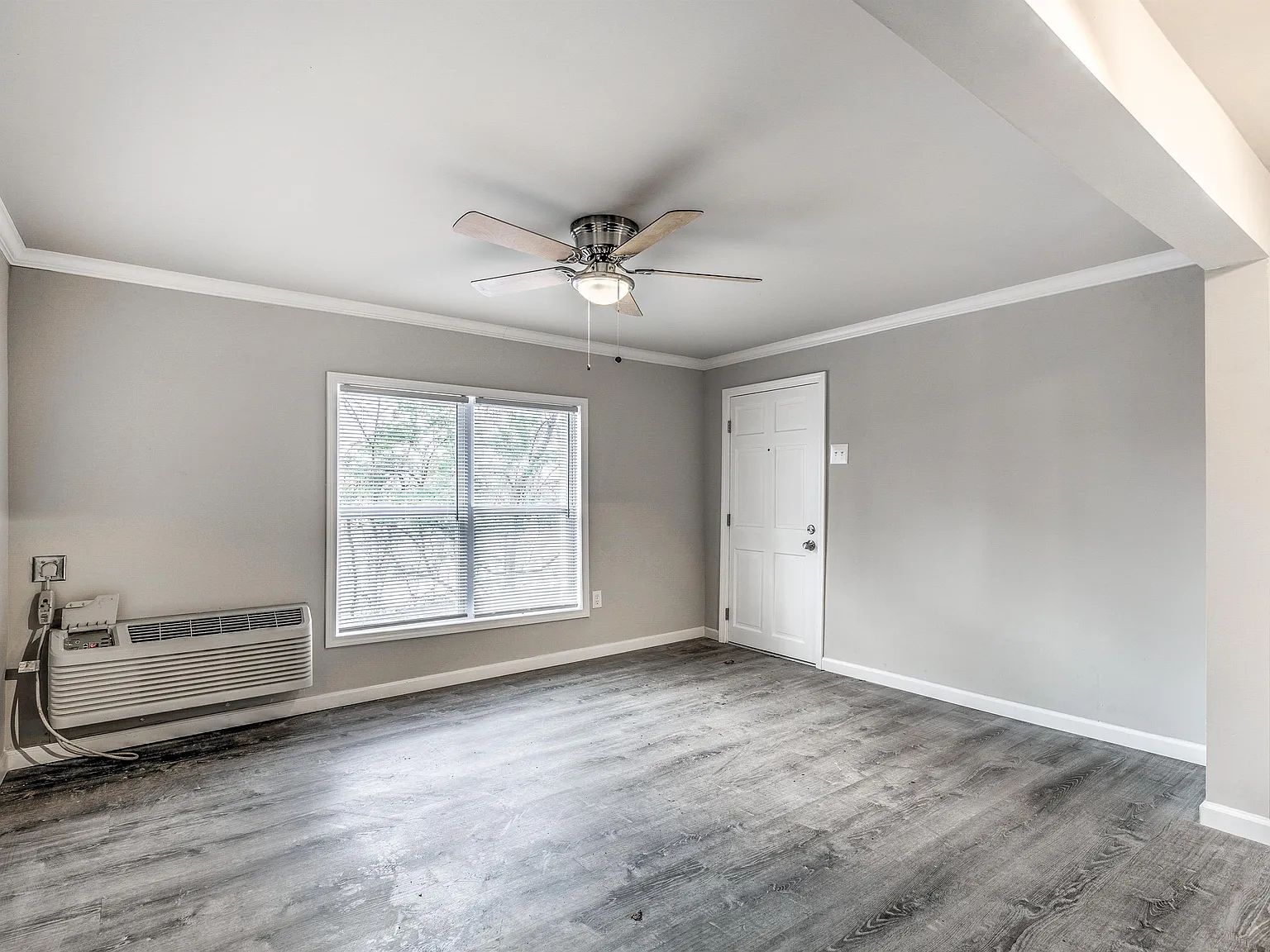 3398 High Ridge Blvd - 8 — Photo 3
