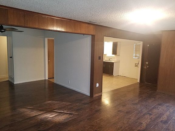 4th image of 2205 Diane Dr
