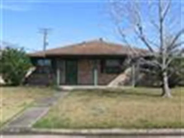 820 36th St, Nederland, TX 77627