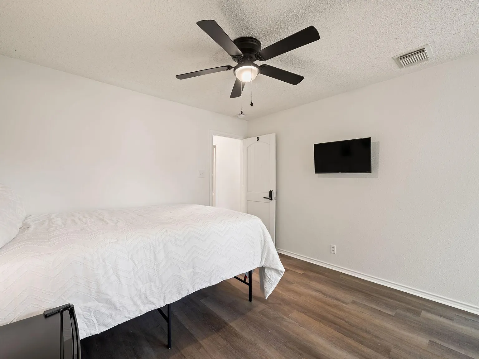 4 bed, 4.0 bath, 2786 sqft, $754 — Photo 3