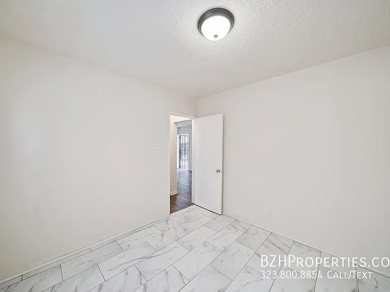 8633 Denver Ave #3 — Photo 12