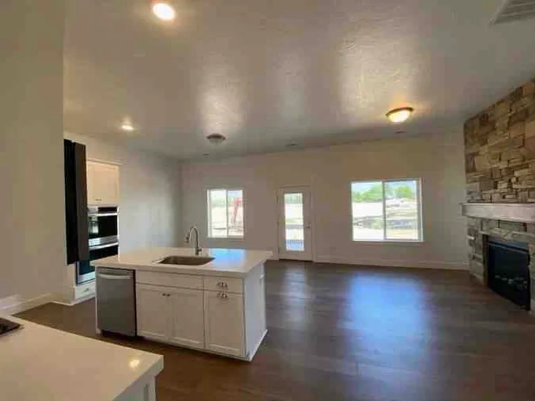 1071 E Becca Rd — Photo 8