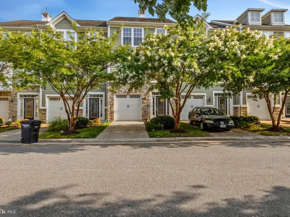 310 Monroe Point Dr, Colonial Beach, VA 22443