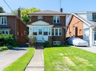 24 Queens Ave, Toronto, ON M8V2N1