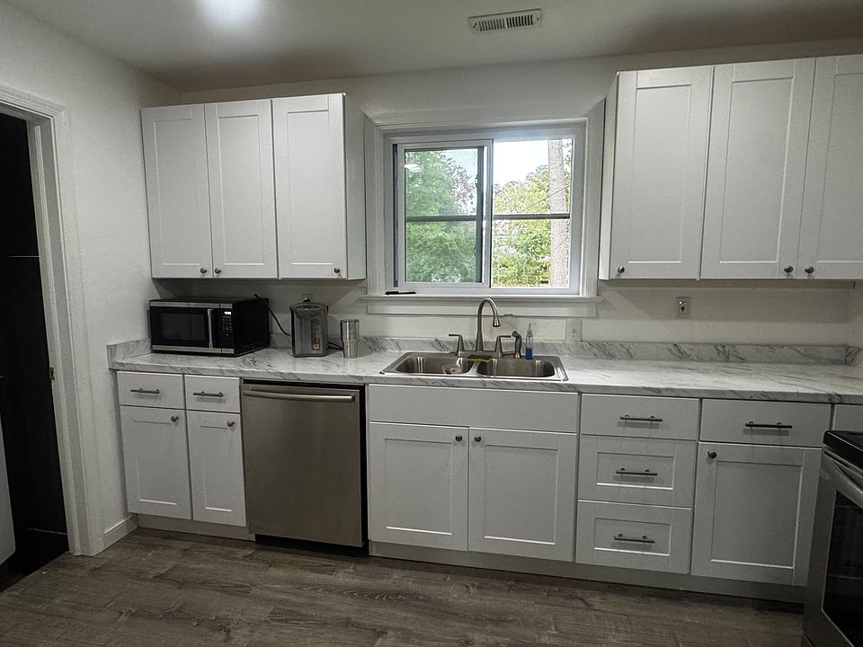 1st image of 1305 Dinwiddie Ave