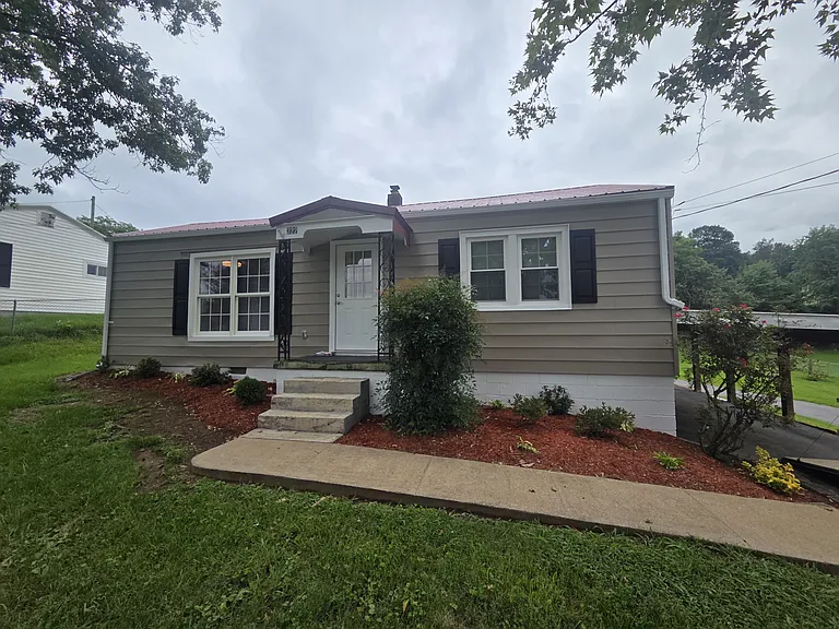322 Mill St — Photo 1
