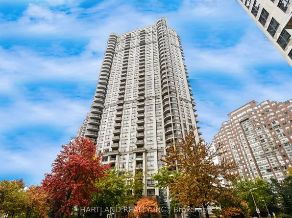 310 Burnhamthorpe Rd W #405, Mississauga, ON L5B 4P9