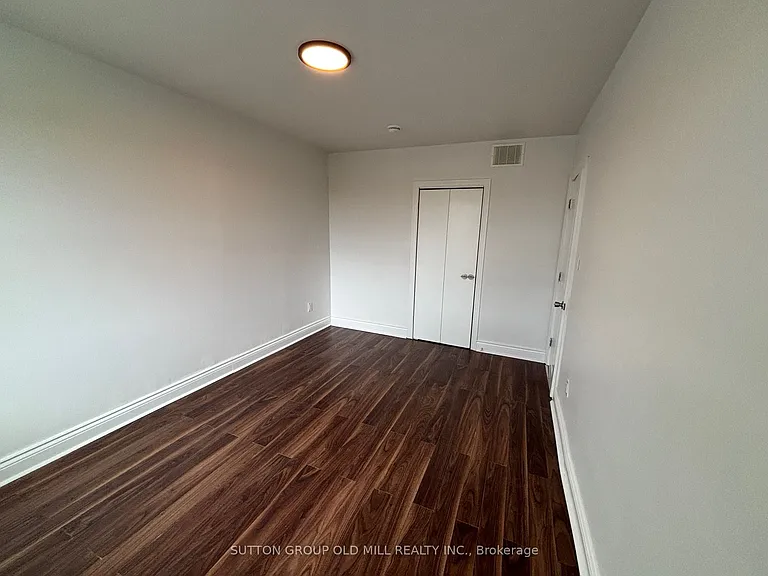 85A Evans Ave #UPPER — Photo 25