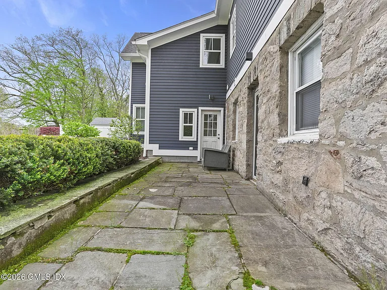 41 Grove St — Photo 31