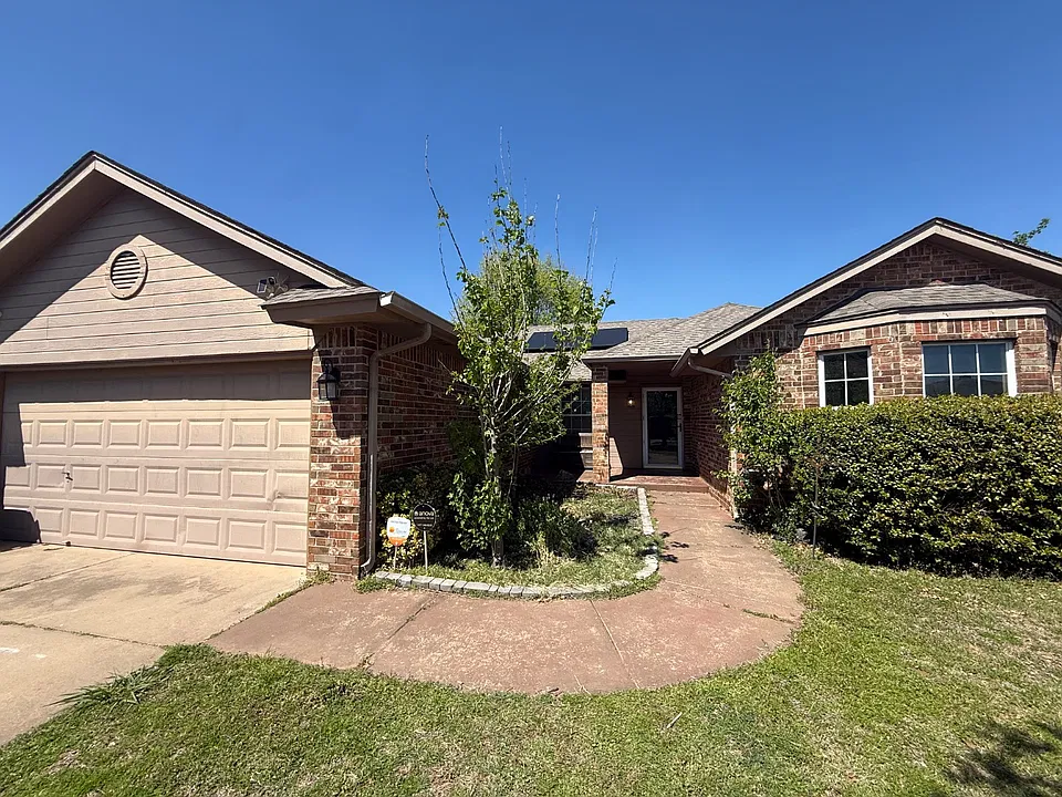 1801 Brittany Ln
