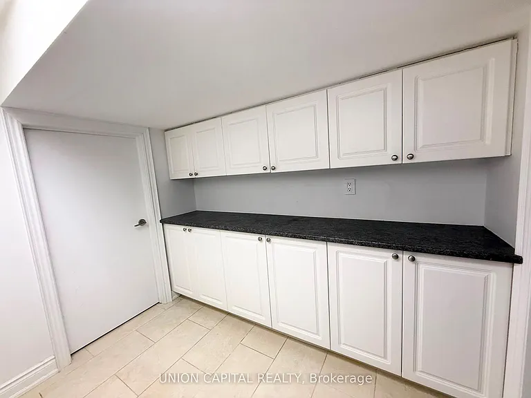 39 Shamokin Dr #LOWER — Photo 12