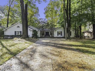 38261 Klarr Dr, Northville, MI 48167