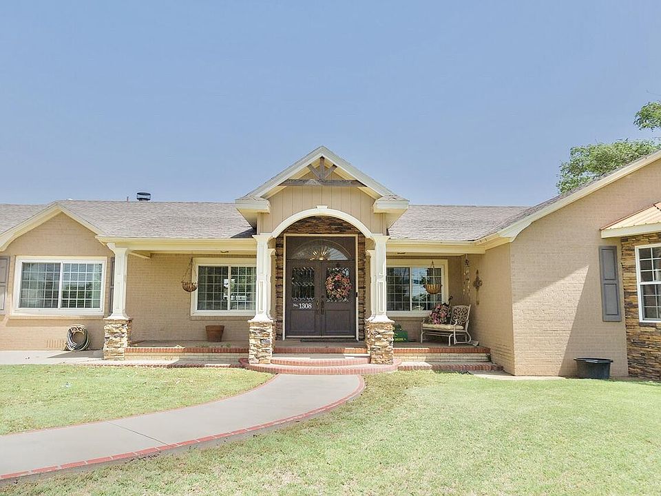1308 W 24th St, Plainview, TX 79072 | Zillow